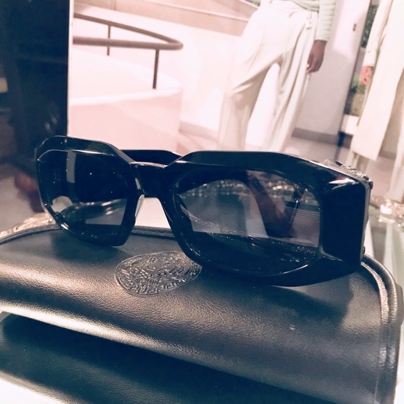 💋💋SOLD💋💋Rare Versace sunglasses 1990’s vintage - Picture 3 of 16